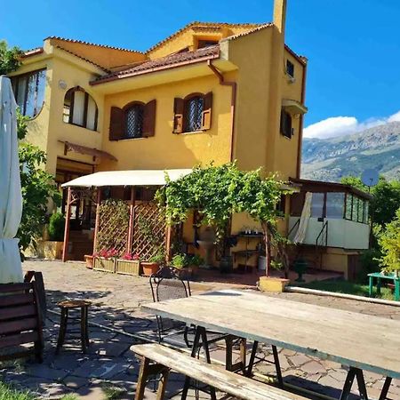 Villa Alberto Sulmona Buitenkant foto