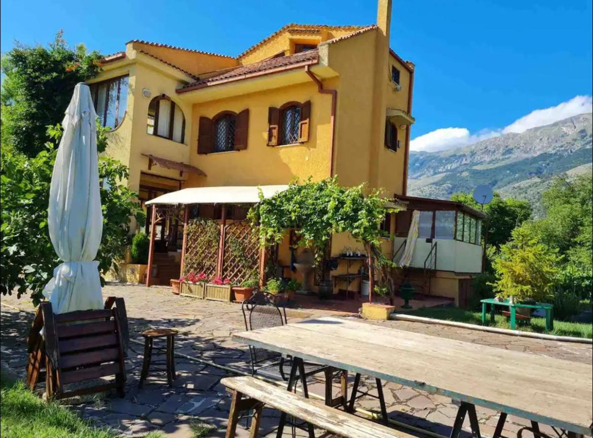 Villa Alberto Sulmona Buitenkant foto